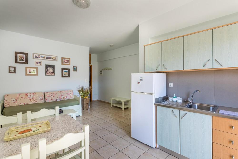 Bonos Apartments Stoupa Exterior photo